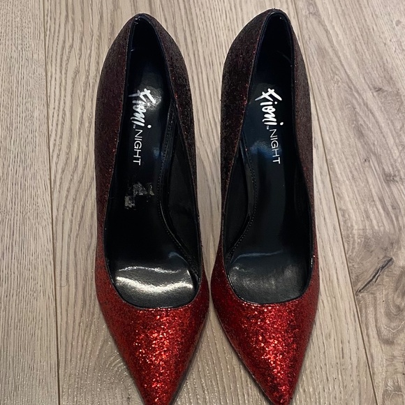 Sparkly red ombré Fioni high heels - Picture 2 of 4
